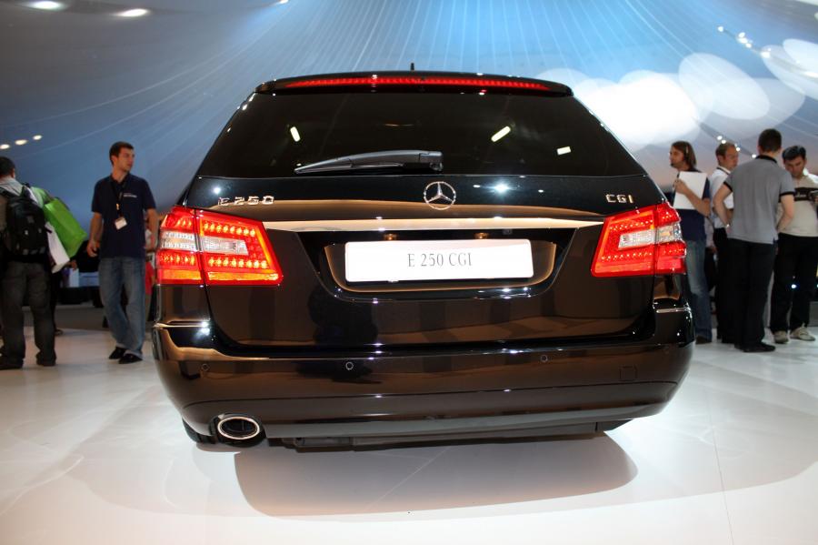  Mercedes-Benz E-Class Estate 2010 года  (фото 46 из 65)